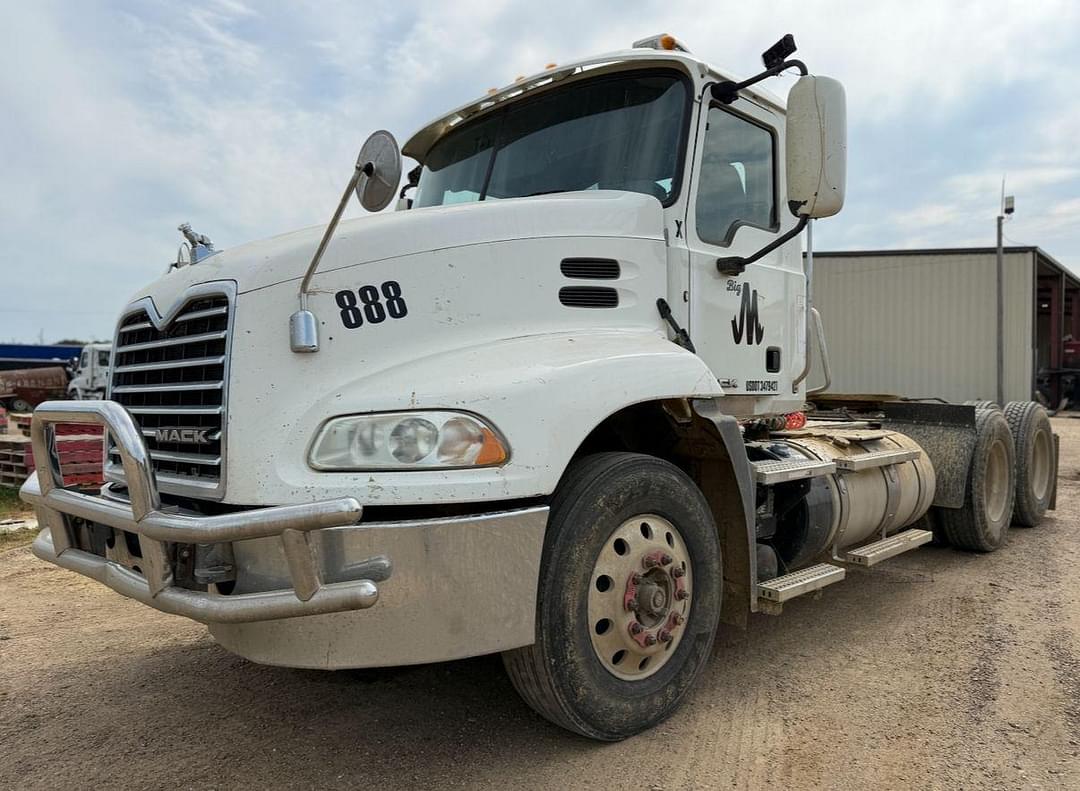 Image of Mack CXU Image 0
