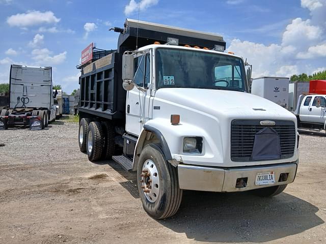 Image of Freightliner FL80 equipment image 2