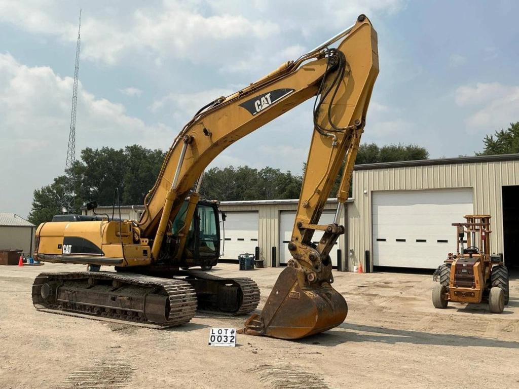Image of Caterpillar 330CL Primary image