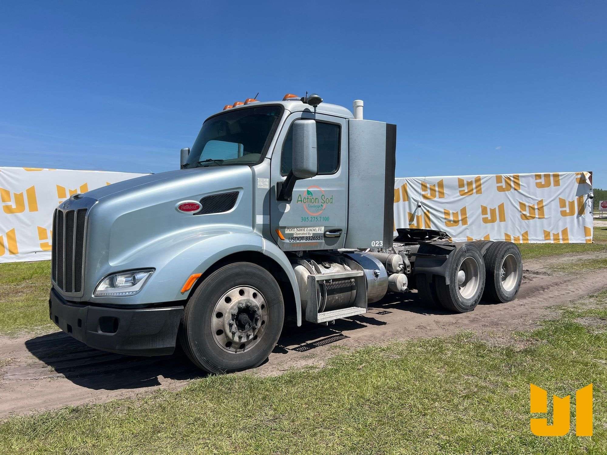 2016 Peterbilt 579 Equipment Image0