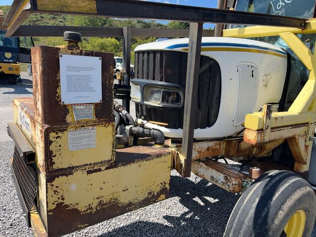 Image of John Deere 6220 equipment image 1