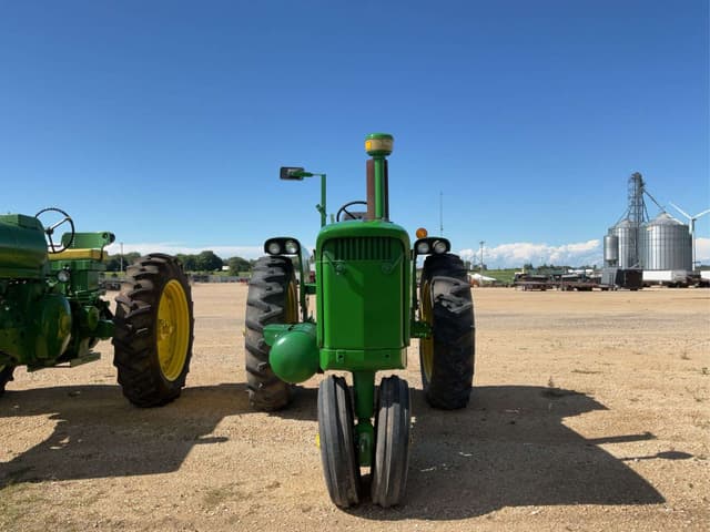 Image of John Deere 3010 equipment image 2