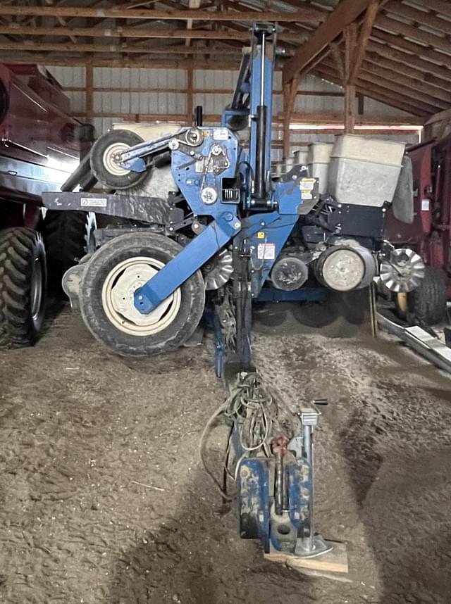 Image of Kinze 2600 equipment image 1