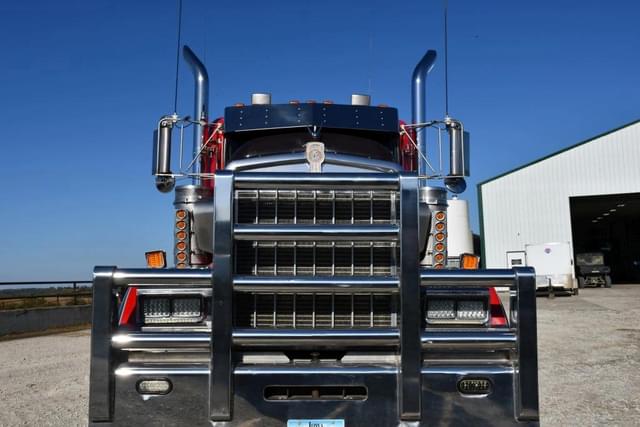 Image of Kenworth W900 equipment image 2