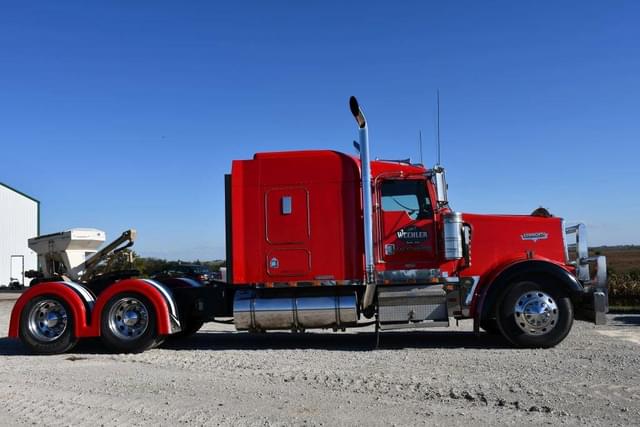 Image of Kenworth W900 equipment image 4