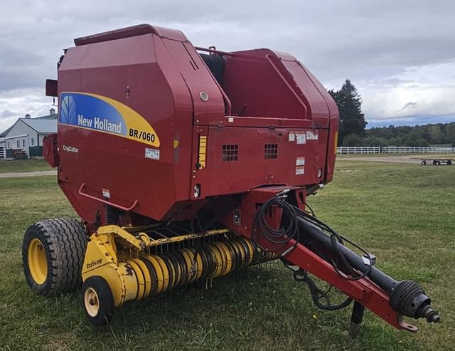 Image of New Holland BR7060 equipment image 1