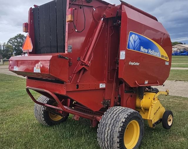 Image of New Holland BR7060 equipment image 3