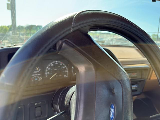 Image of Ford F-350 equipment image 3