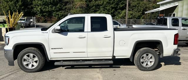 Image of GMC Sierra equipment image 1