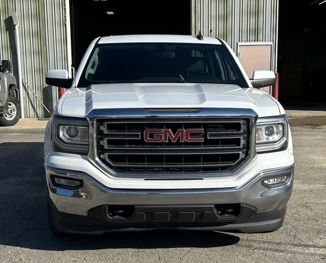 Image of GMC Sierra equipment image 4