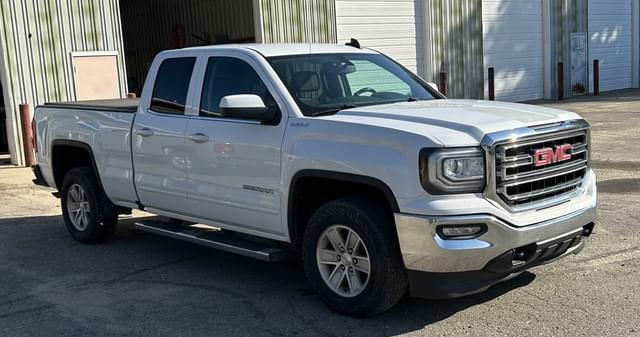 Image of GMC Sierra equipment image 3