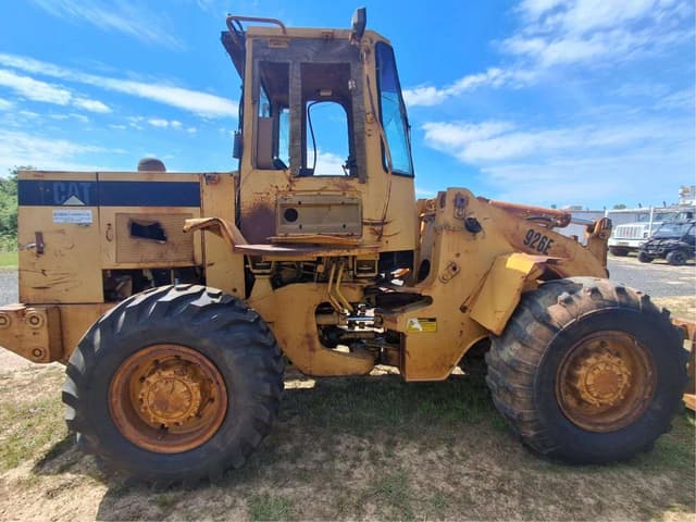 Image of Caterpillar 926E equipment image 3