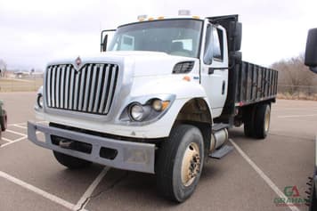 Main image International 7400