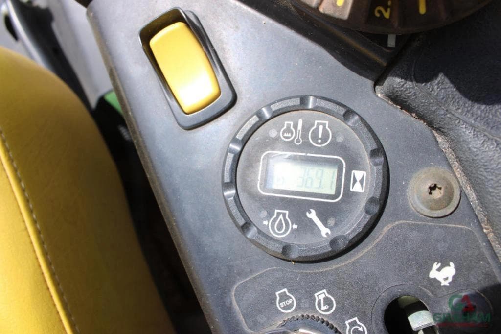 Image of John Deere Z930 Image 1