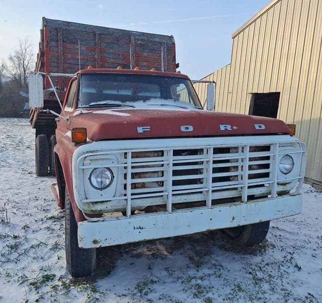 Image of Ford F-600 equipment image 1