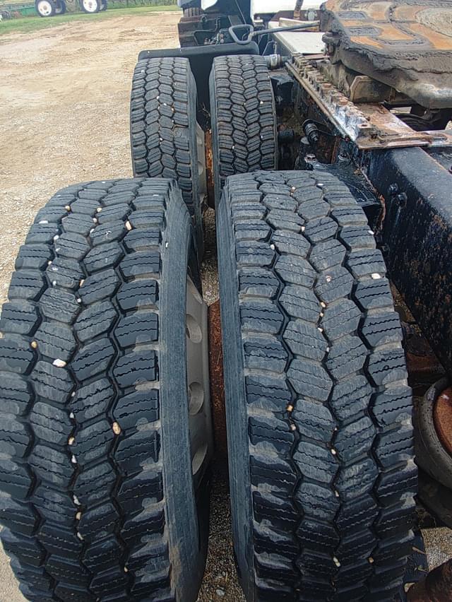 Image of Kenworth T800 equipment image 3