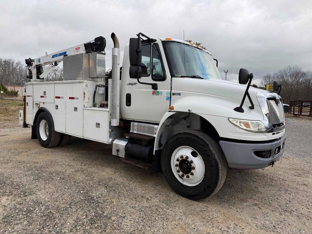 2014 International DuraStar 4400 Equipment Image0