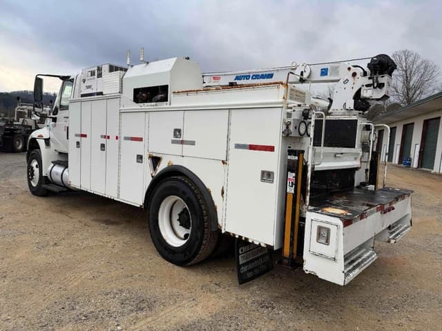Image of International DuraStar 4400 equipment image 3