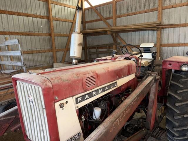 Image of International Harvester 656 equipment image 2