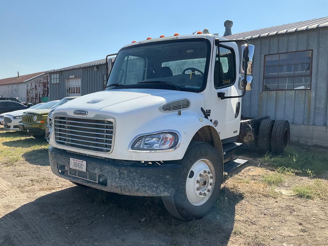 Image of Freightliner M2 Primary image