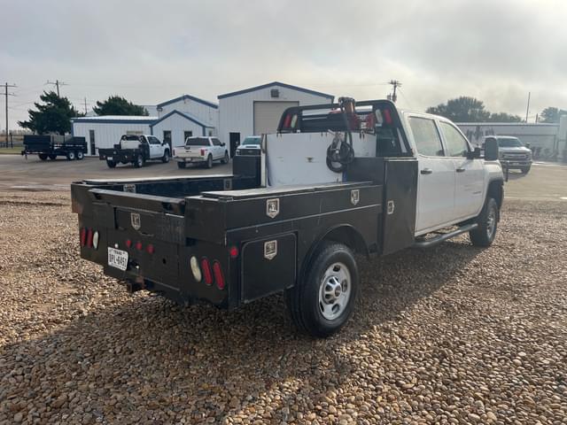 Image of GMC 2500HD equipment image 4