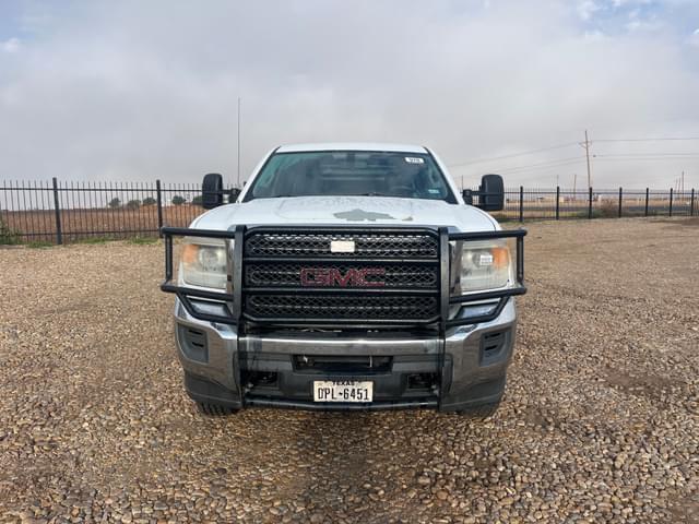 Image of GMC 2500HD equipment image 1