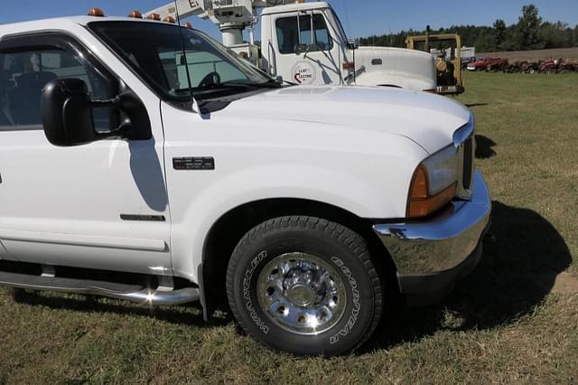 Image of Ford F-250 equipment image 1