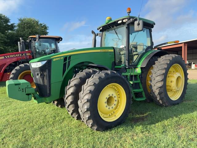 Image of John Deere 8360R equipment image 2