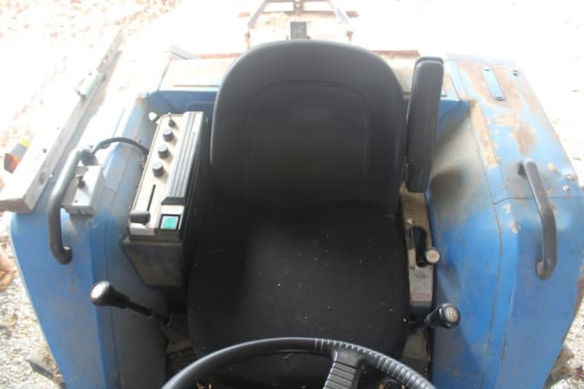 Image of Iseki TA210 equipment image 4