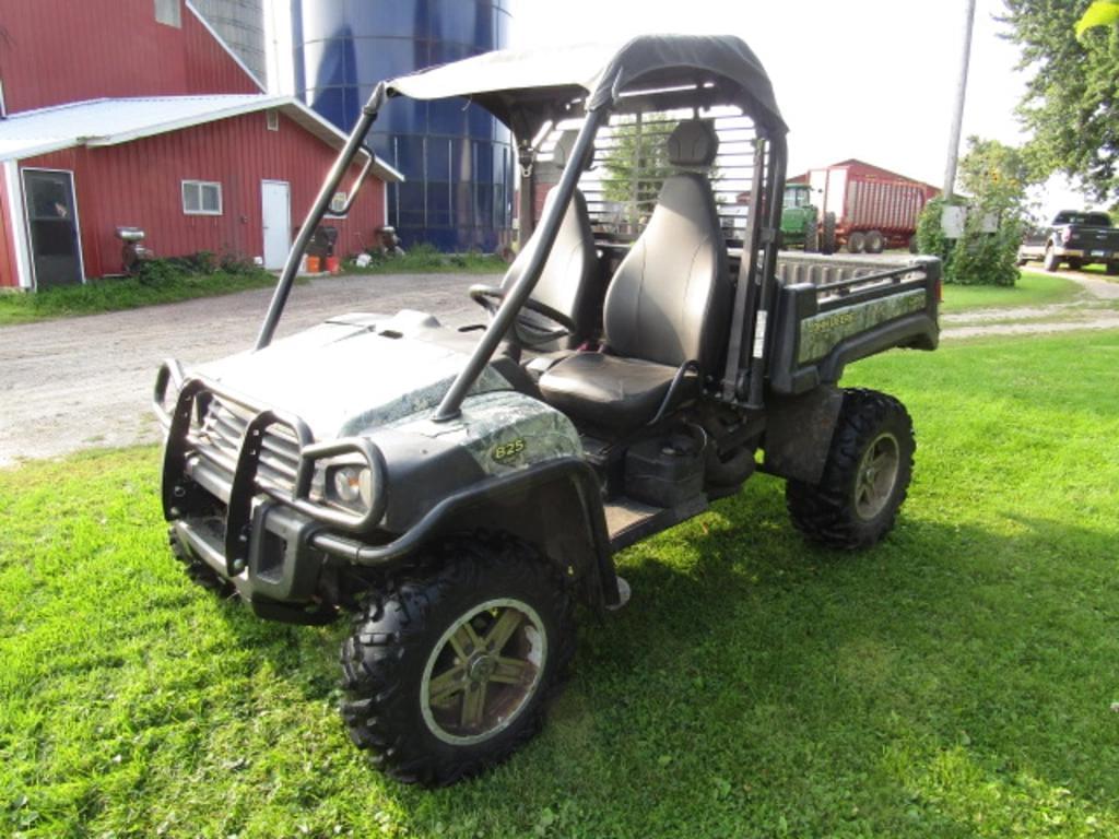 Image of John Deere Gator 825 Primary image