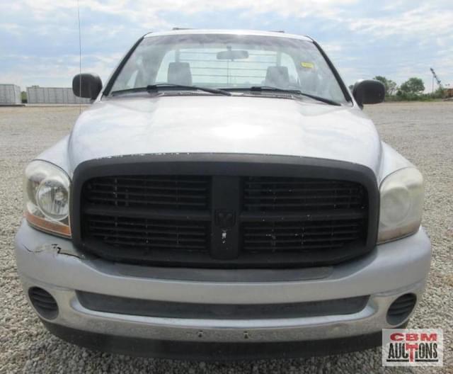 Image of Dodge Ram 1500 equipment image 4