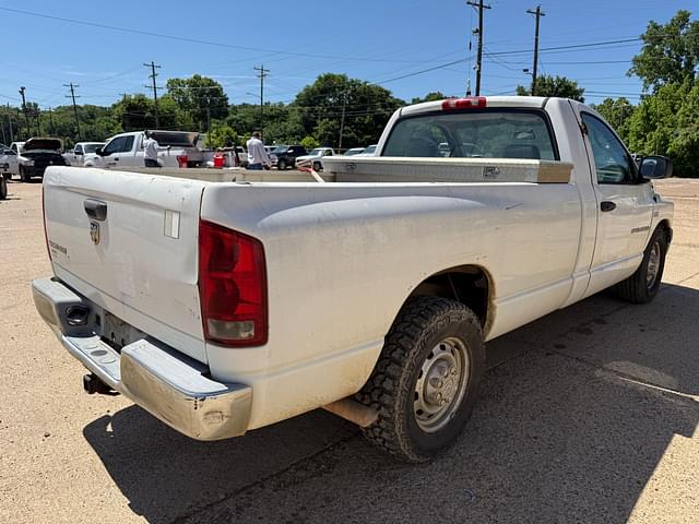 Image of Dodge Ram 2500 equipment image 3