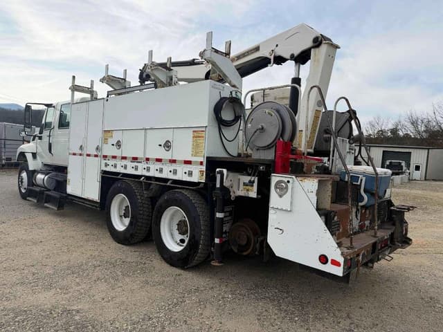 Image of International 7400 equipment image 2