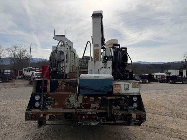 Image of International 7400 equipment image 4