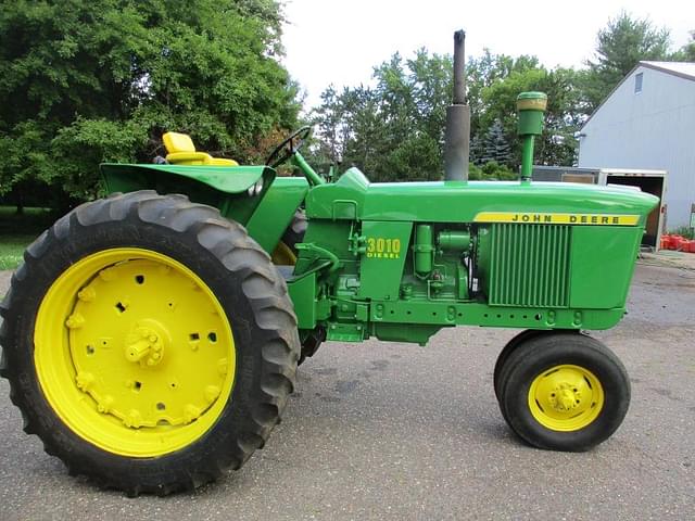 Image of John Deere 3010 equipment image 4