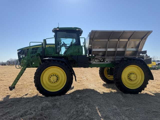 Image of John Deere 600R equipment image 2