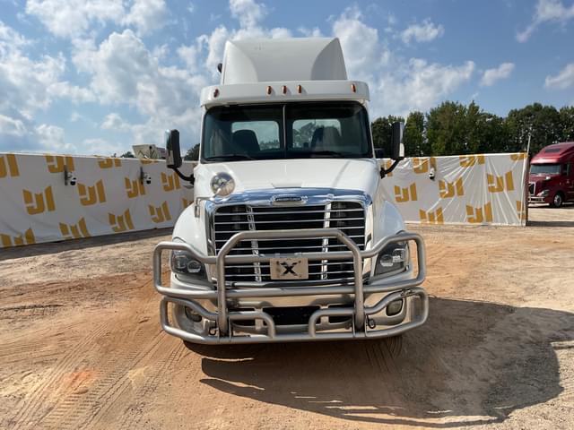 Image of Freightliner Cascadia 125 equipment image 1