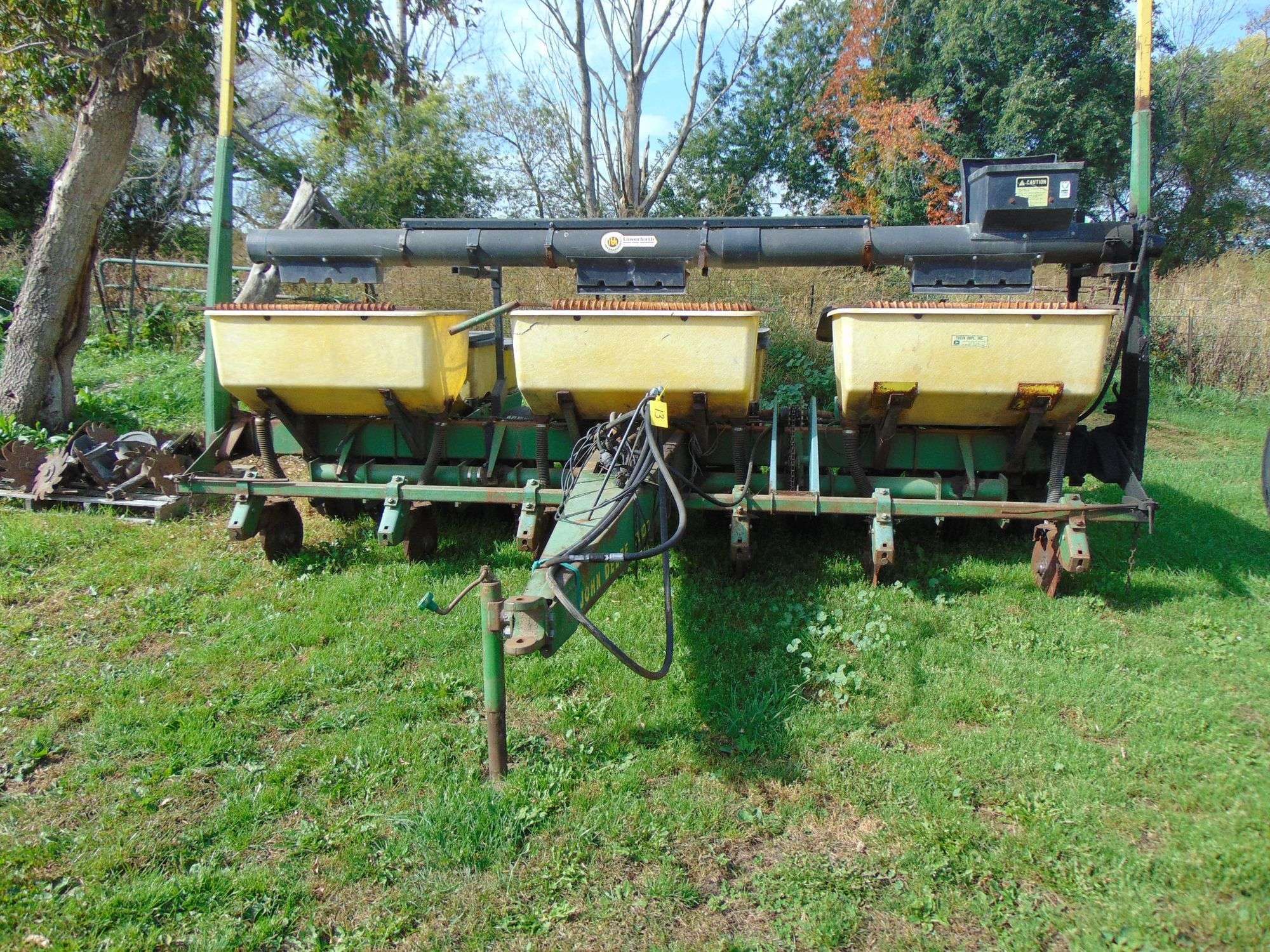 John Deere 7000 Equipment Image0