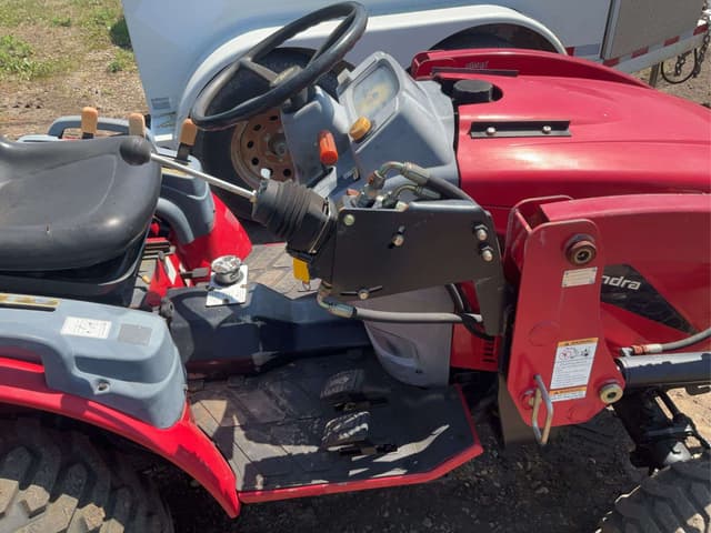 Image of Mahindra eMax 22 equipment image 4