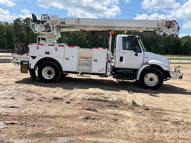 Image of International 4300 equipment image 3