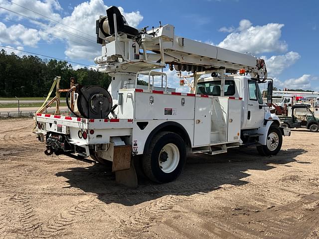 Image of International 4300 equipment image 4