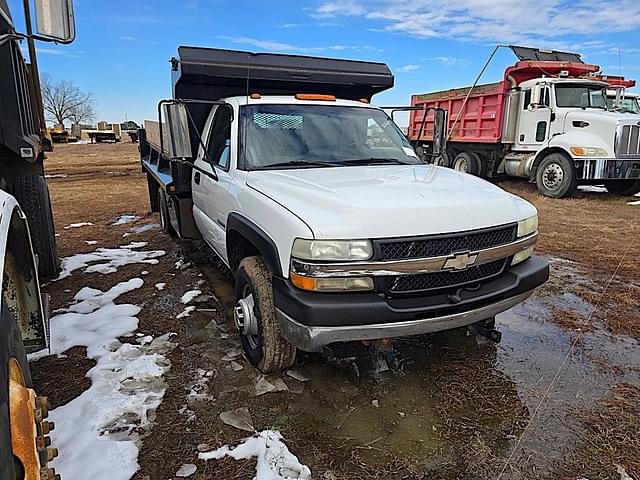 Image of Chevrolet 3500 equipment image 1