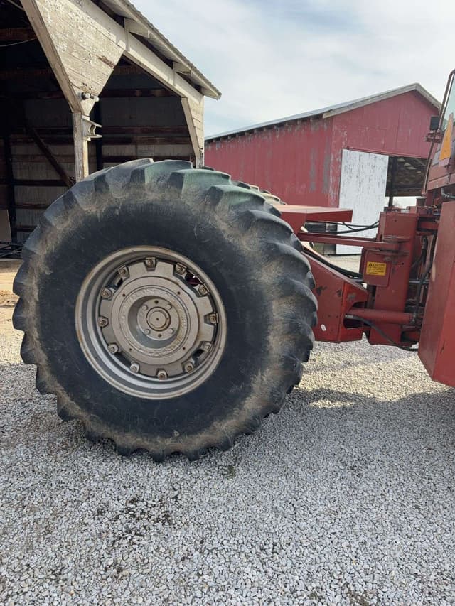 Image of Massey Ferguson 4840 equipment image 4
