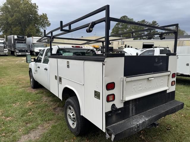 Image of Chevrolet 2500HD equipment image 3