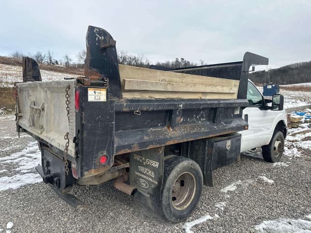 Image of Ford F-350 equipment image 3