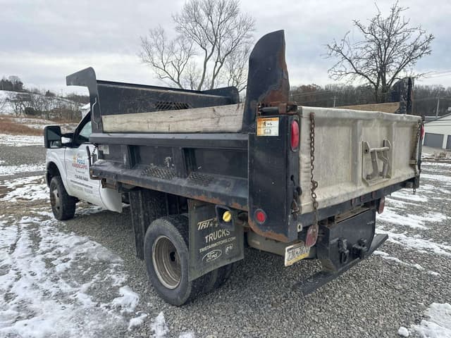 Image of Ford F-350 equipment image 2