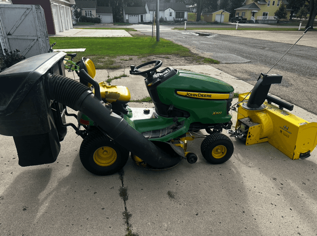 Image of John Deere X300 equipment image 2