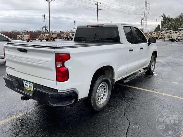 Image of Chevrolet Silverado equipment image 4