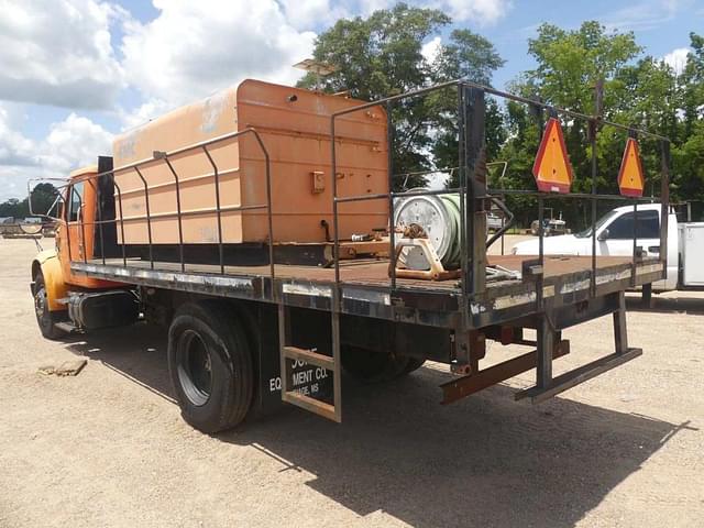 Image of International 4600 equipment image 3