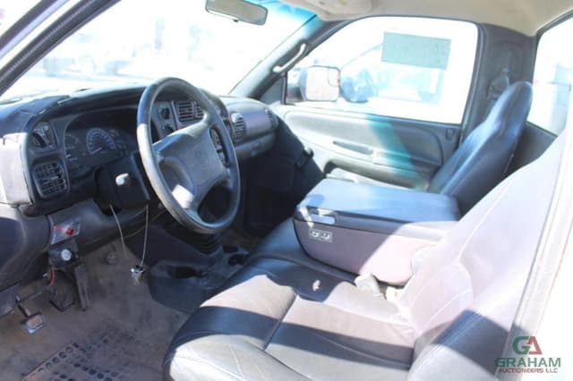 Image of Dodge Ram 3500 equipment image 4